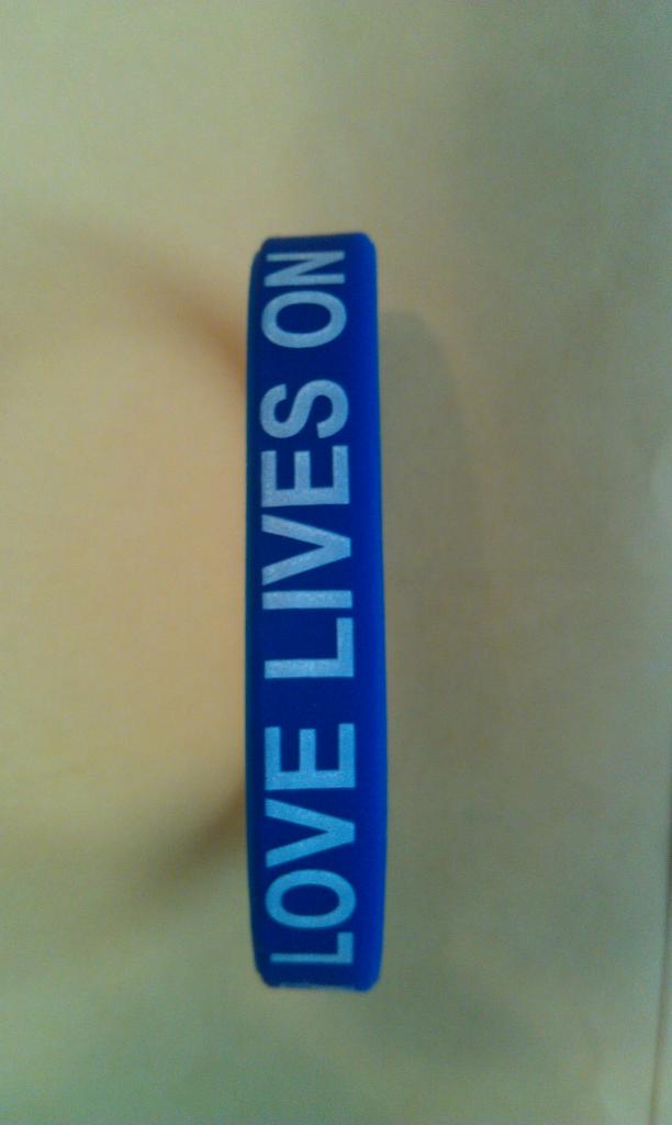 Silicone Love bracelet - The Grief Toolbox