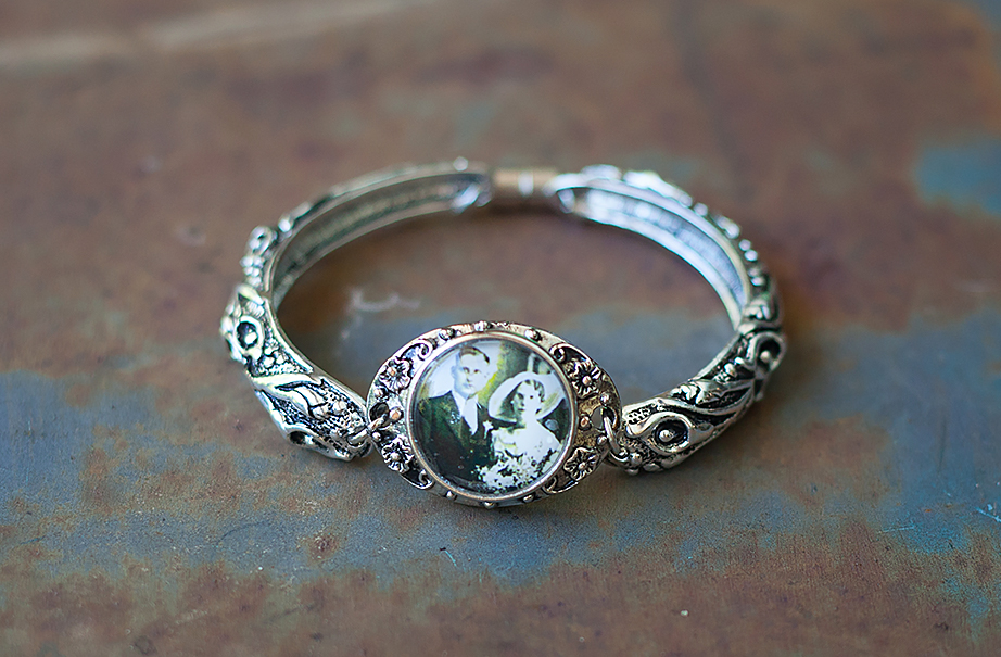 Single Charm Calla Lily Bracelet Single Charm Calla Lily Bracelet