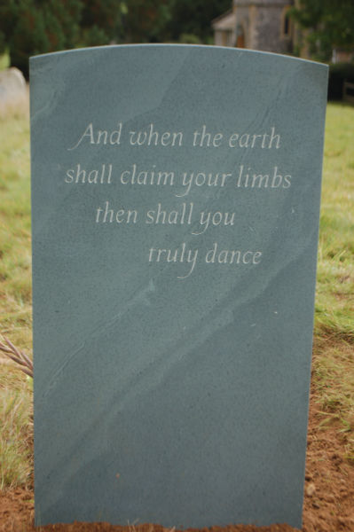 Tips for Choosing an Inscription for a Headstone 